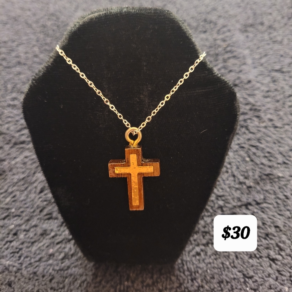 Vintage Cross Pendant W/Chain